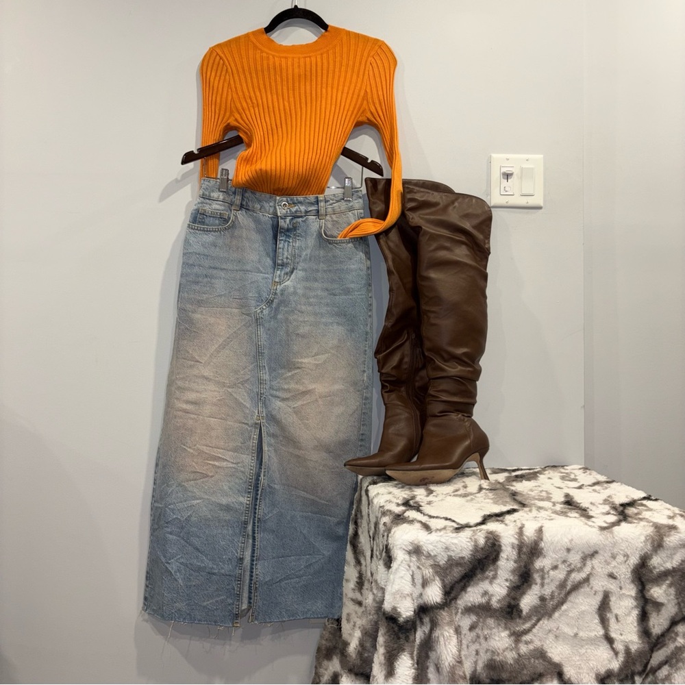Vibrant Orange Ribbed Knit Top - Picture 3 of 6